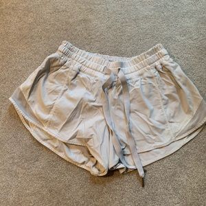 lululemon Hotty Hot Low Rise Short 2.5”